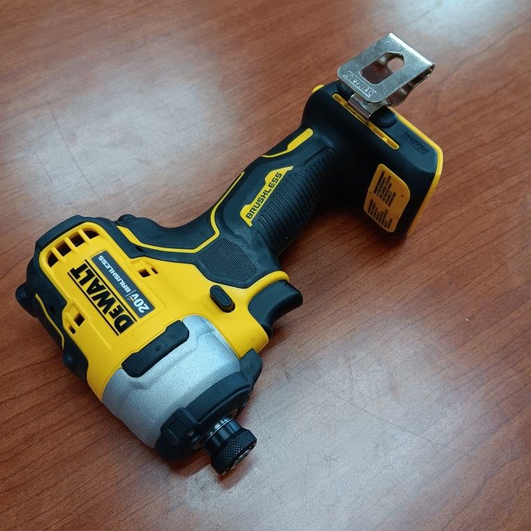 Dewalt New 1/4" Impact Brushless  20v ATOMIC  - Nuevo 