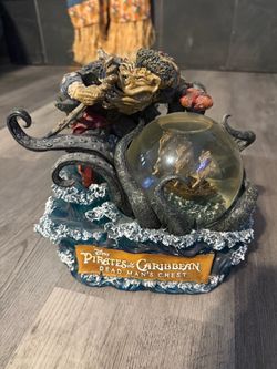 Pirates of the Caribbean Snow Globe