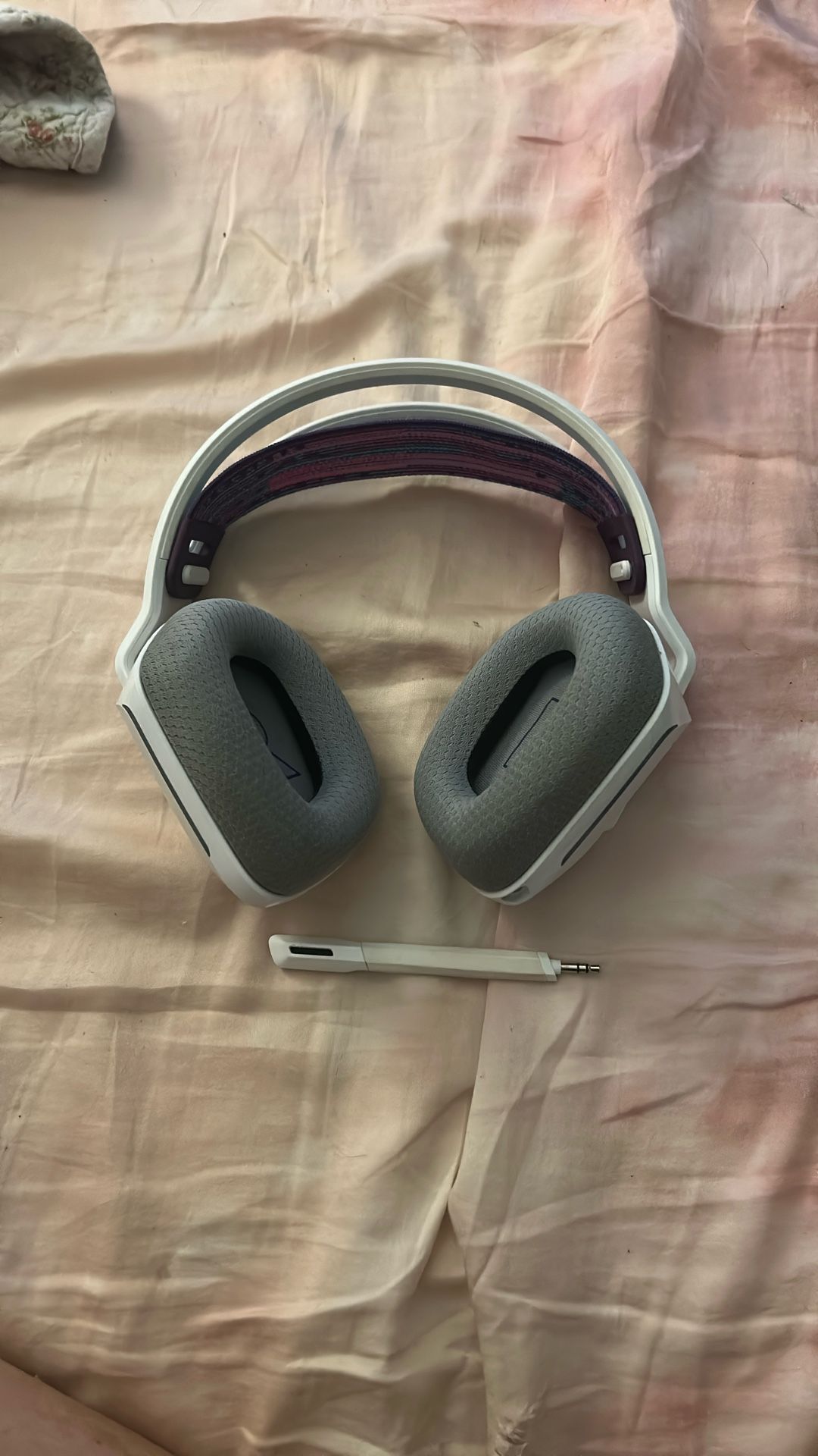 Logitech G733 gaming headset in white with mic