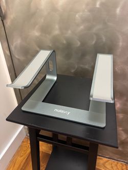 Aluminum Laptop Stand by Nulaxy