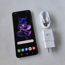 Samsung Galaxy Z Flip 3 - UNLOCKED - Like New