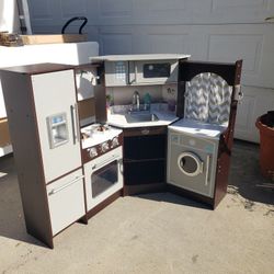 Kids Kitchenette 