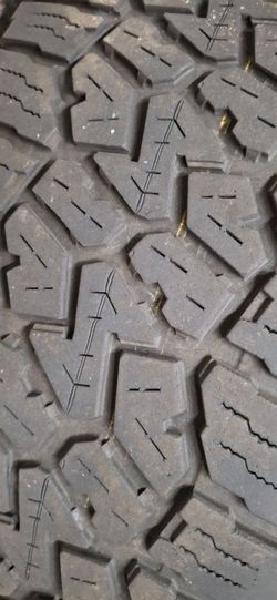 2 Used Tires – 265/70R17