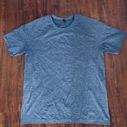 LULULEMON Metal Vent Men’s Top