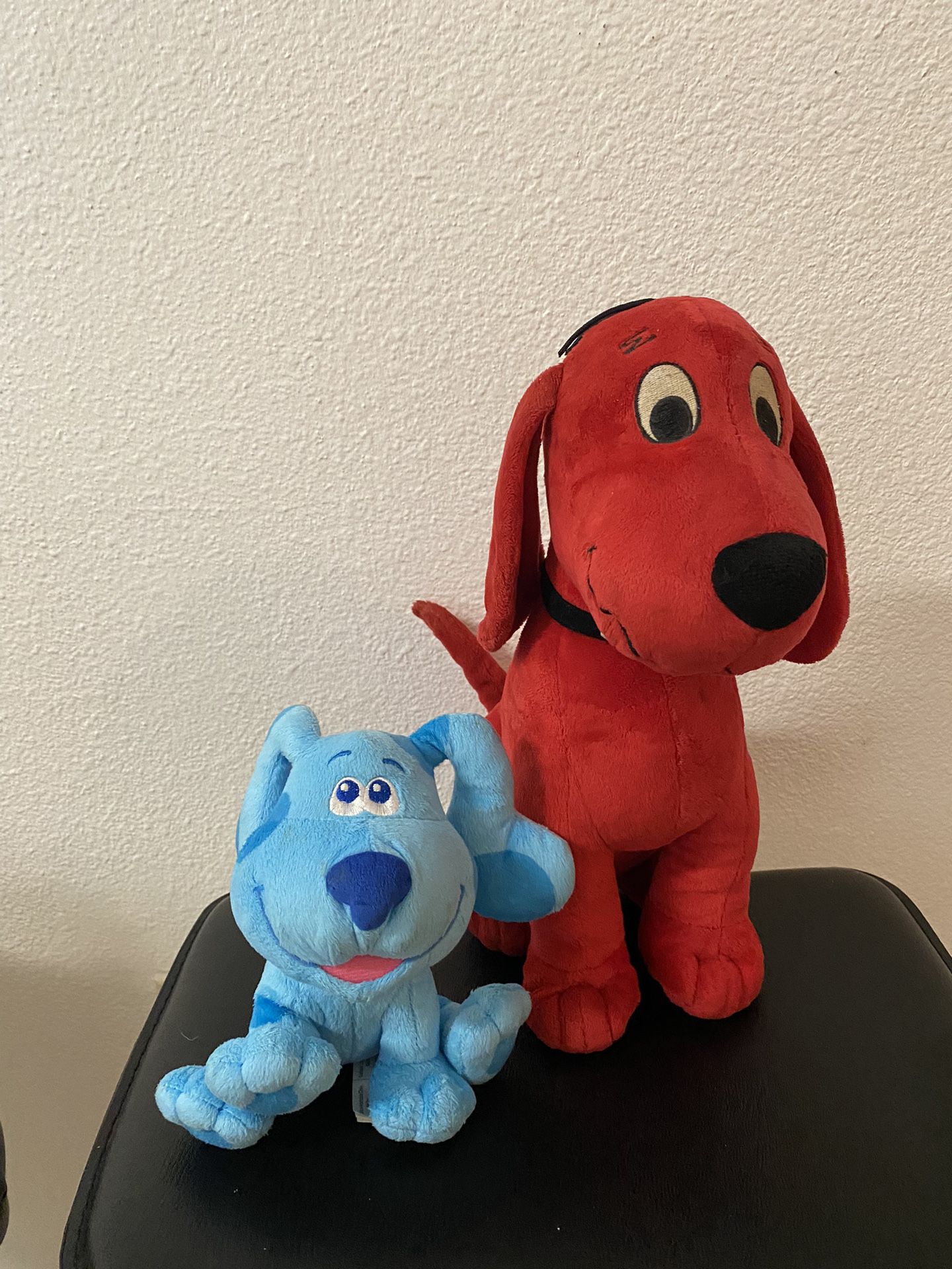 Blues Clues And Clifford Plushie