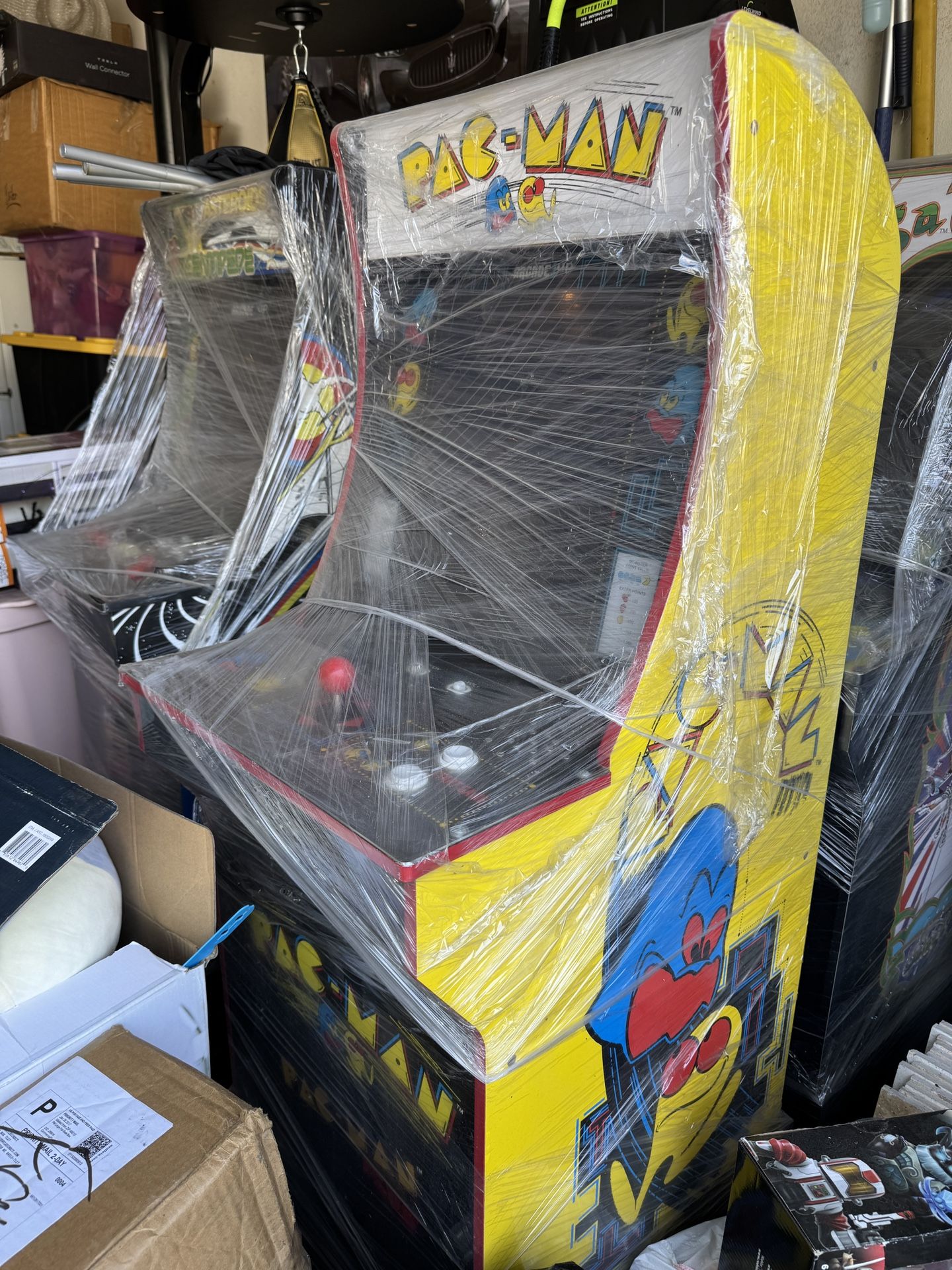 PAC MAN ARCADE WITH PEDESTAL INCLUDED