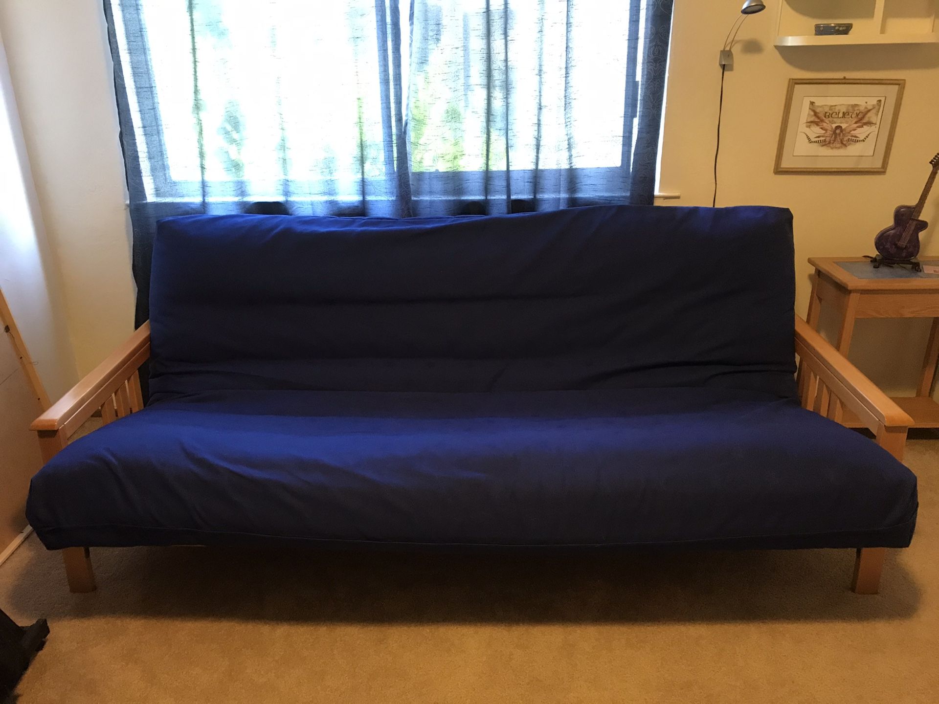 Queen-size futon
