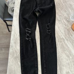 Jeans and 1 gym legging (light grey)