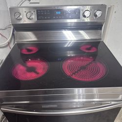 Samsung Glass top stove Like New 