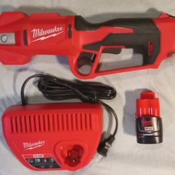 Milwaukee M12 Pruning Shears Kit, 'NEW"