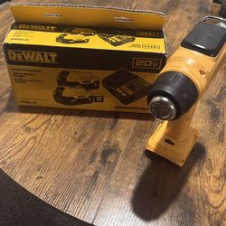 Heat gun and dewalt batteries and charger