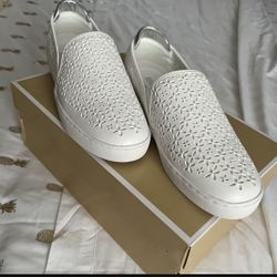 🍀NEW Sz 6.5 Fit 7 Michael Kors Flat Summer Shoes $60 🎈🎈