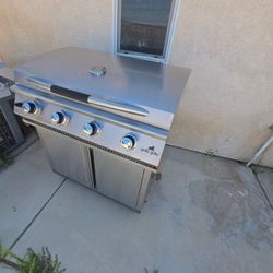 Grilla Grills