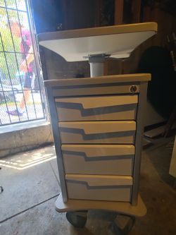 Solaire MedicalRover Workstation Cart