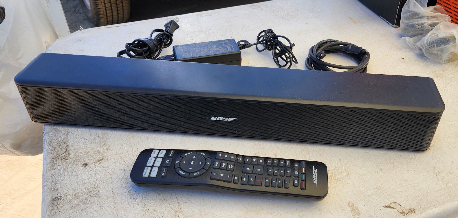 Bose Solo 5 Soundbar W/ Universal Remote!