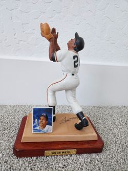 Willie Mays Porcelain Statue #d5000