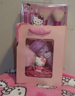 Hello Kitty Makeup Set