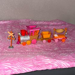 Lalaloopsy Mini Doll motorized train and two attaching cars