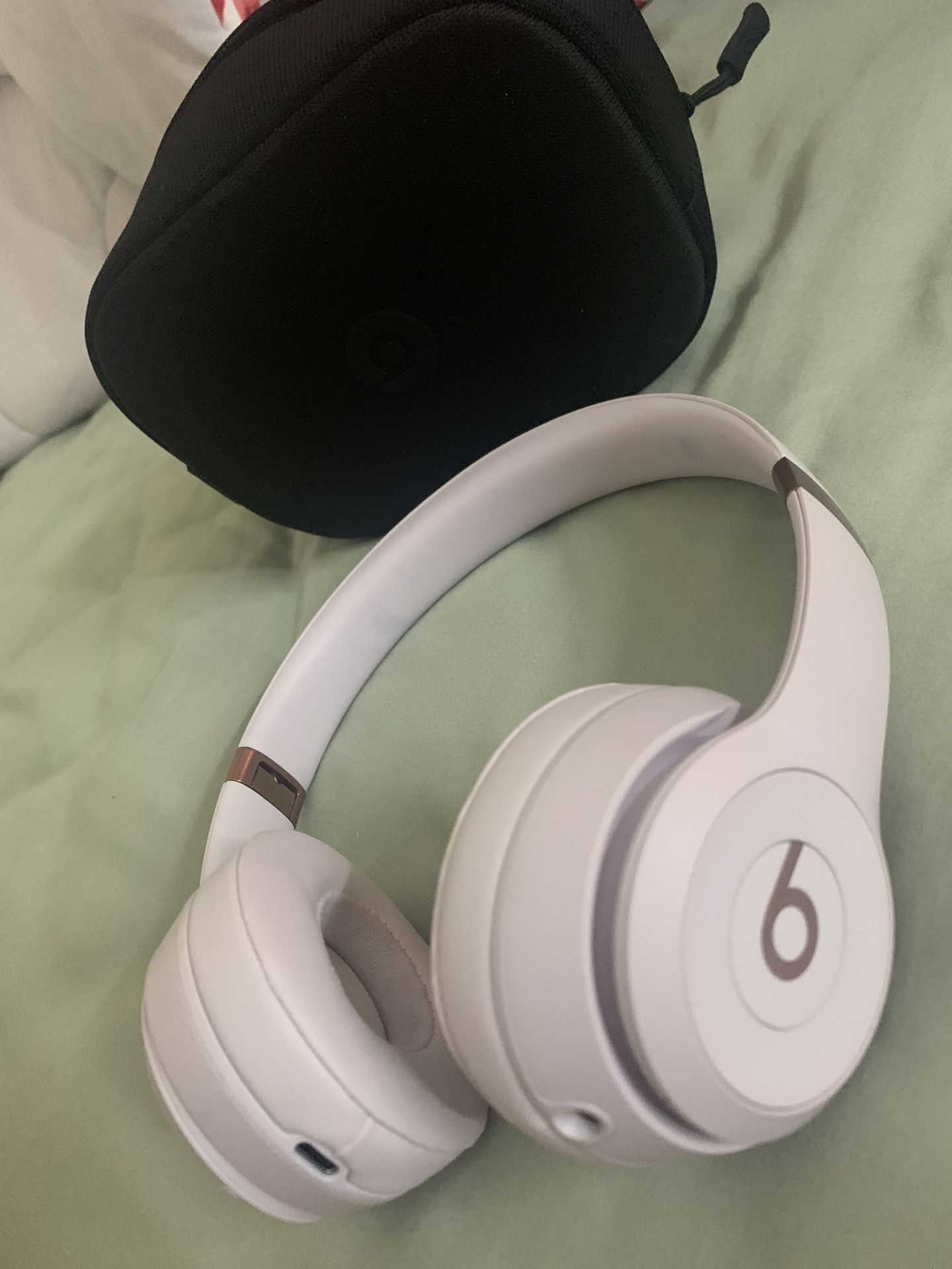 Beats Solo 4