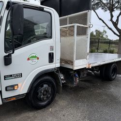 2013 Isuzu NPR eco-max