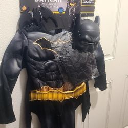 NEW DELUXE BATMAN COSTUME INCLUDES MASK ,BELT, BOOTS 