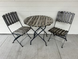 Patio Table And 2 Chairs 