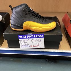 Air Jordan Retro 12 Size 6.5y 