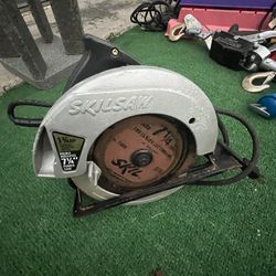 SKILSAW CIRCULAR SAW 7 1/4”