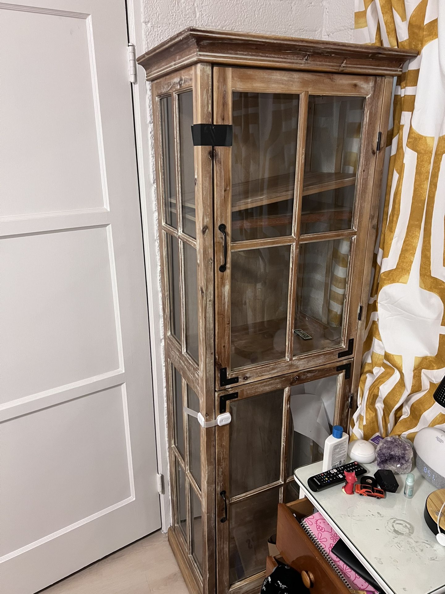 Cabinet - world Market