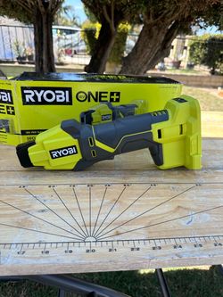 Ryobi 18V ONE+ PEX Tubing clamp Tool