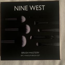 Nine West makeup brush Set