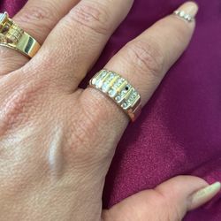 Gold 10 K Diamond Ring 