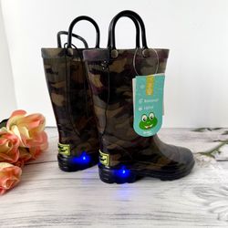 Boys Light Up Rain Boots, Size 6