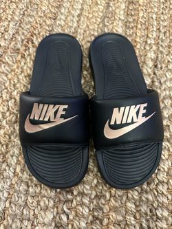 WOMEN'S NIKE slides/ sandals Sporting