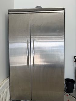 Older professional Viking commercial fridge
