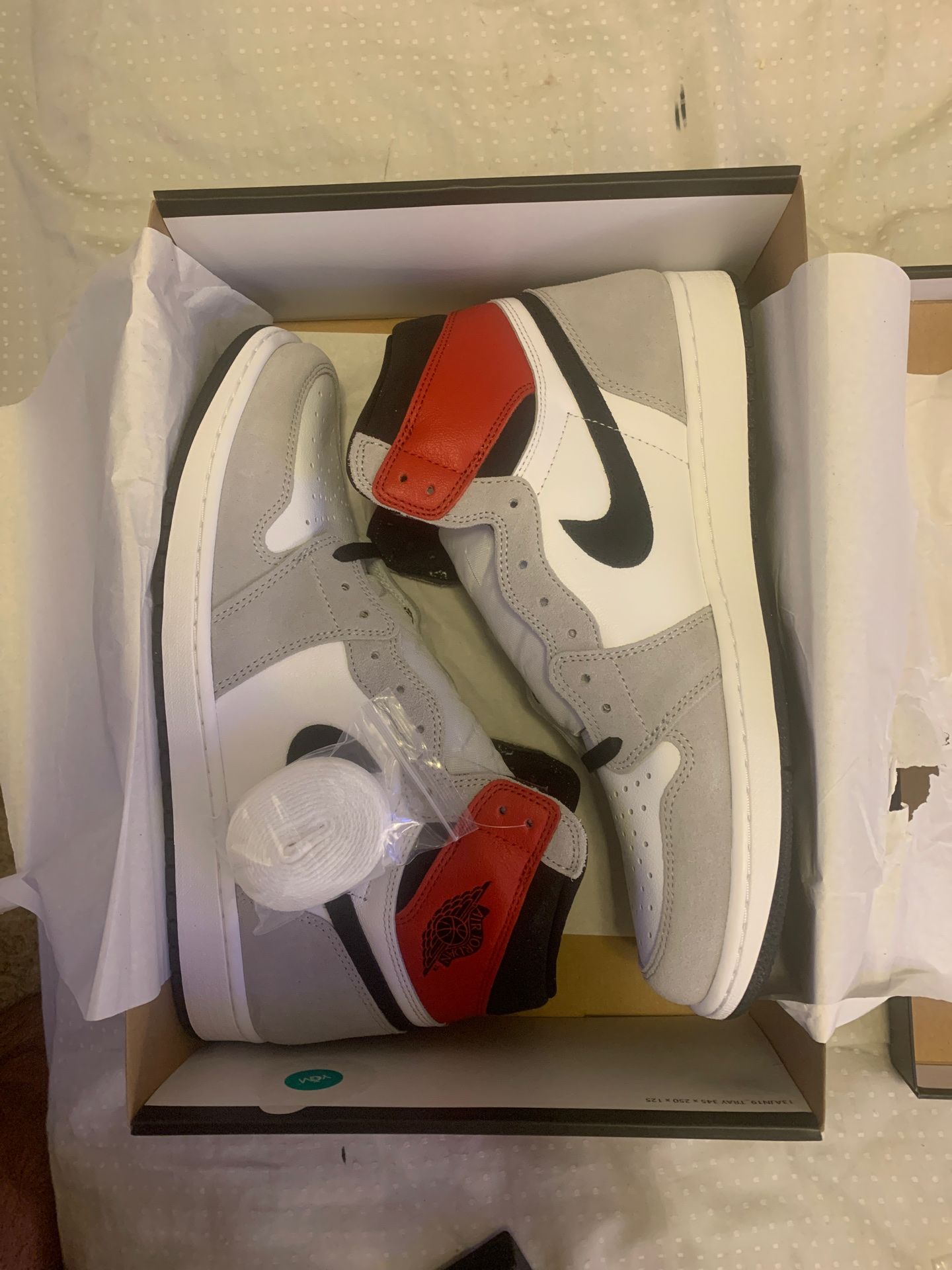 Jordan retro 1 white lite smoke size 13