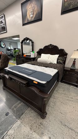 4 PC QUEEN BEDROOM SET