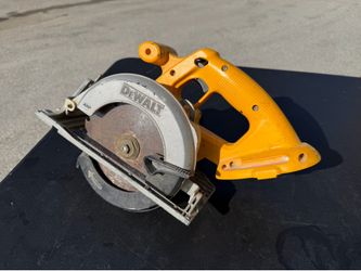 DEWALT DC390 18v Cordless 6-1/2" Circular Saw-Tool Only No Battery