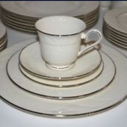 Lennox Sand Dune China NIB 16 Serving 