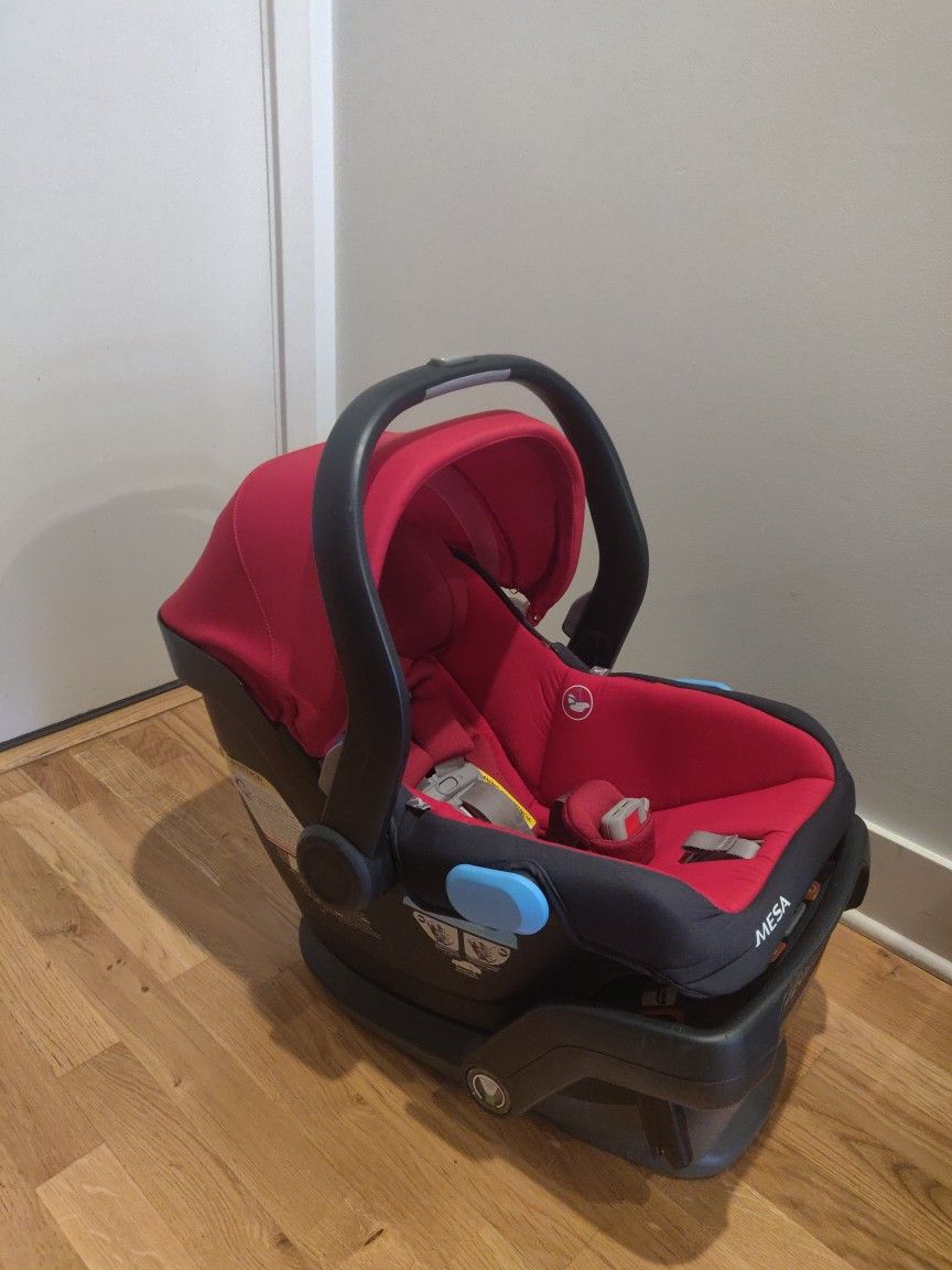 MESA Car Seat With Base And Infant Insert