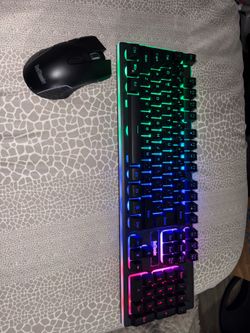 Wireless gaming keyboard