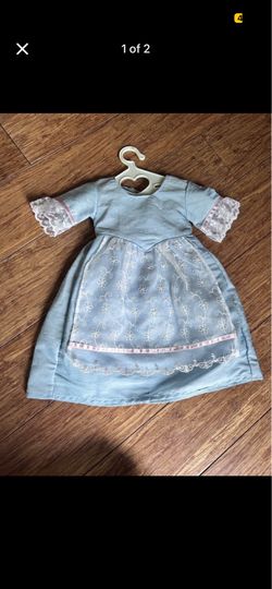 Elizabeths Tea lesson gown