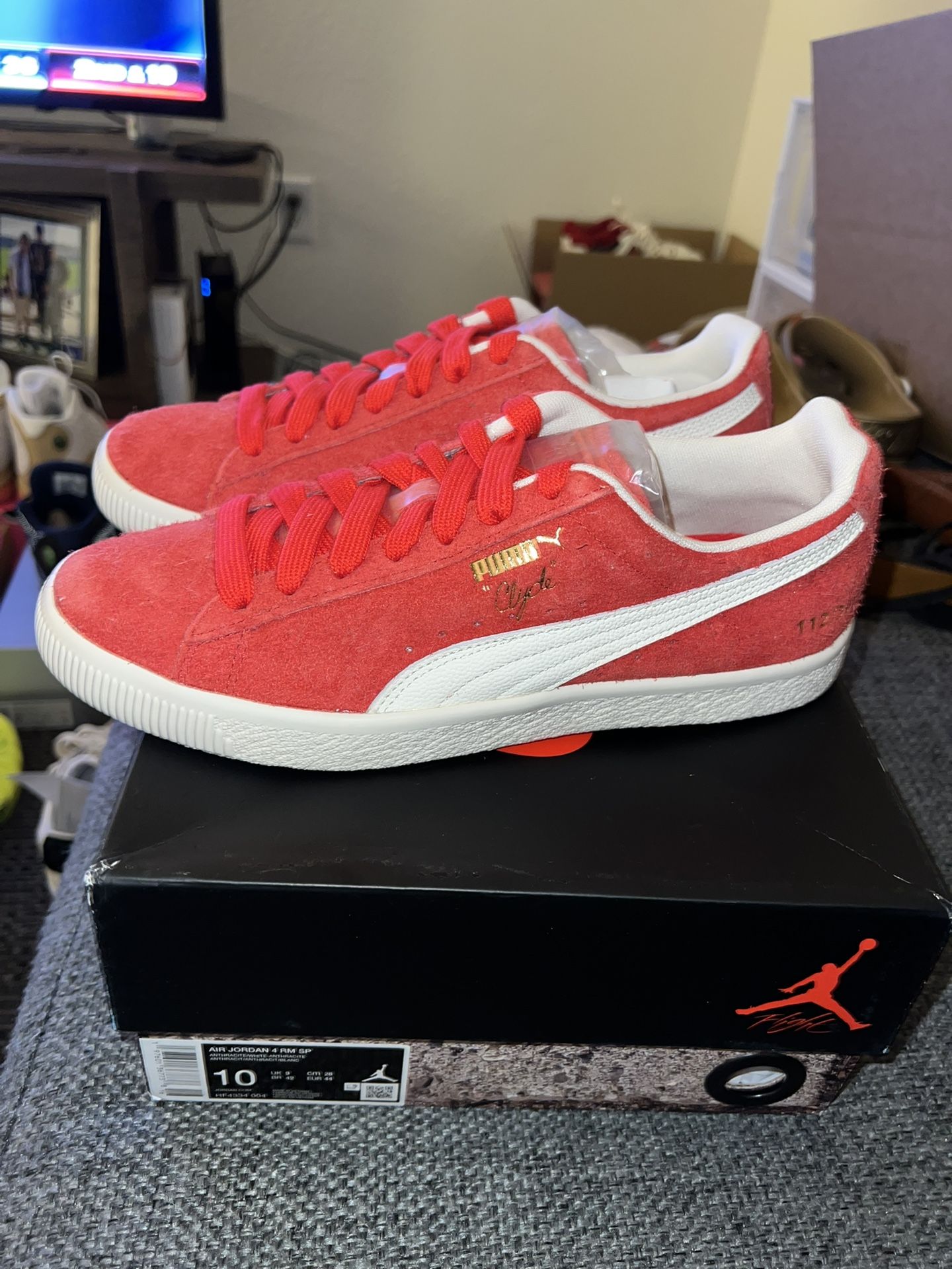 Puma Clyde OG END 112/300 Size 9