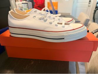 BRAND NEW white converse 10W/8M