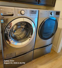 LG Front-Load Washer and GAS Dryer Set