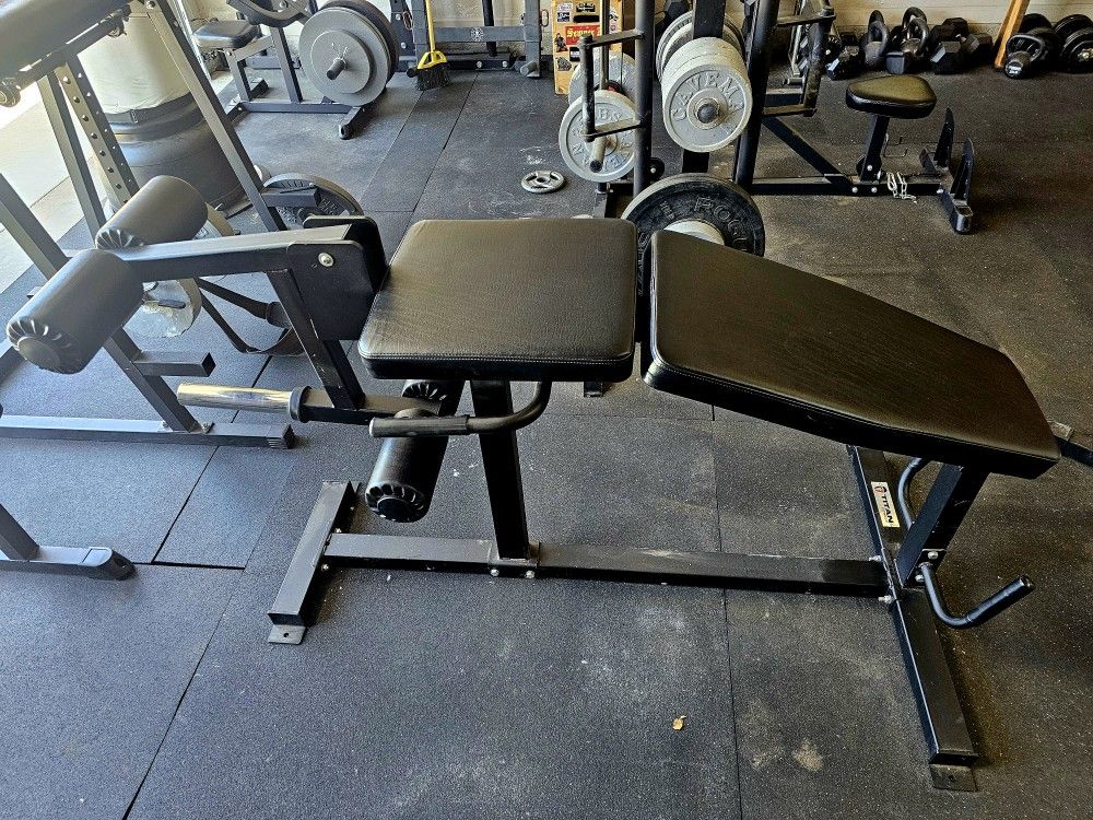 Titan Leg Extension and Curl Machine