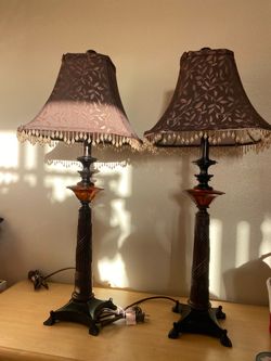 Cheyenne Victorian Style Accent Lamp Vintage 70s Fringed