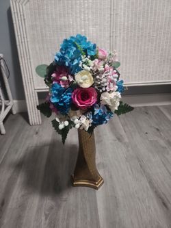 Floral arrangement on 2 ft stand
