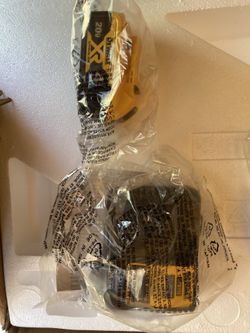 Brand New Dewalt 4ah Battery And Charger