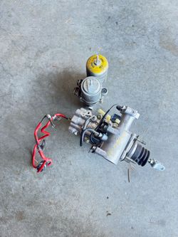 2016 Prius C brake master cylinder and abs pump and accumulator